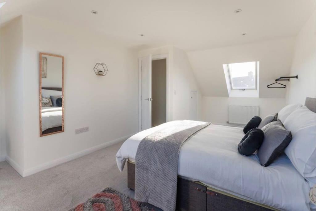 Luxury 3-Bedroom, 2-Bathroom Home Sleeps 7 People Liverpool Exterior foto